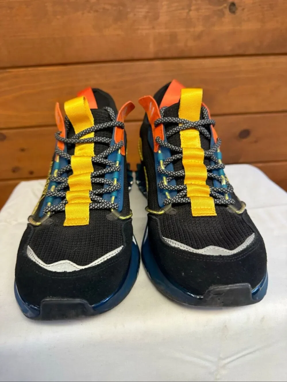 33Y Men’s Paiwei National Tidet sneakers  carbon black/electric blue Sz 42 (9)